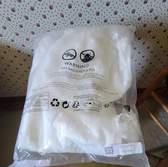 Sexy white polk-a-dot cocktail dress  w/ sheer sleeves. Size L.(8/10). New - Picture 12 of 14